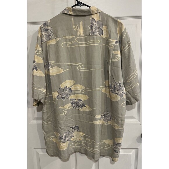 Tommy Bahama 100% Silk Hawaiian Floral Print Pattern Shirt L Tropical Water Lily - Picture 2 of 9